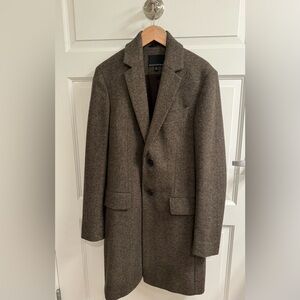 Men’s Mario Bellucci by Banana Republic. Wool blend coat.